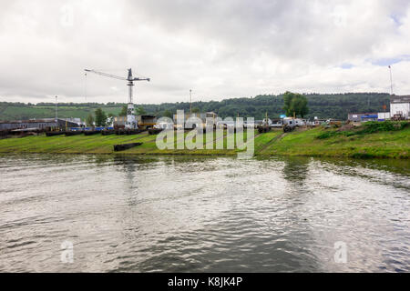 BOOST, ALLEMAGNE - 5 août 17 : une petite ville de chantier naval allemande appelée Boost est située près de Trèves avec une vue sur la Moselle. Banque D'Images