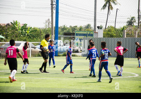 Thai asiatique enfants jouant en tournoi de futsal à hauteur de futsal le 21 janvier 2017 à Bangkok, Thaïlande Banque D'Images