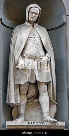 Giotto di Bondone 1270 -1337 Giottus - Giotto est un peintre italien et architecte de Florence durant la fin du Moyen Âge. Il a travaillé au cours de la période gothique ou Proto-Renaissance. Statue à la Galerie des Offices à Florence, Toscane Italie. Par Giovanni Dupré Banque D'Images