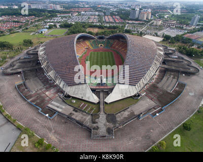 Shah Alam, Selangor, Malaisie - circa Août 2017 : Vue aérienne de drone stade Shah Alam en utilisant Banque D'Images