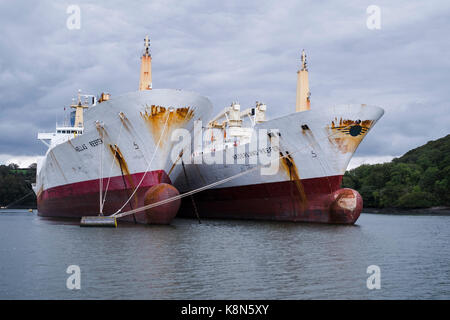 Des navires frigorifiques, des cargos frigorifiques utilisés pour le transport de marchandises périssables, mis en place jusqu'à la rivière Fal, Falmouth, Cornwall. Banque D'Images