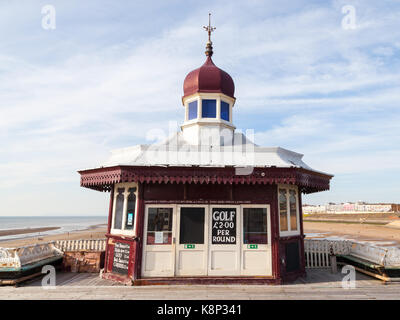 Vue d'un décrochage sur un quai à Blackpool. Banque D'Images