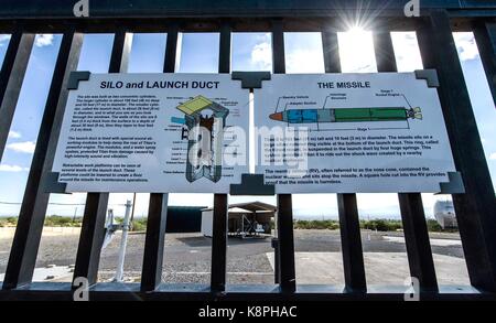 - Sahuarita, Arizona, USA. 20 sep, 2017. L'affichage à l'titan missile museum, site d'un ancien complexe d'icbm titan ii opérationnel. maintenant administré par la Fondation canadienne de l'aérospatiale de l'Arizona, le musée offre aux visiteurs visite guidée accès à son silo de missiles, le centre de contrôle et d'accès des tunnels. titan ii 571-7 complexes, comme on l'appelle, est devenu opérationnel en 1963, à l'apogée de la guerre froide avec l'Union soviétique, et a été désactivée en novembre 1982 à la suite d'un traité nucléaire. crédit : zuma Press, Inc./Alamy live news Banque D'Images