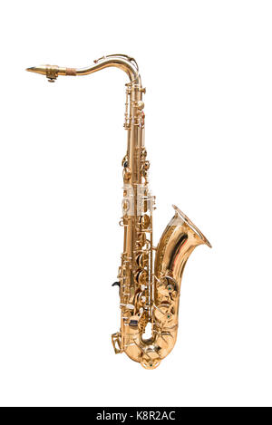 Saxophone ténor isolé sur un fond blanc. Banque D'Images