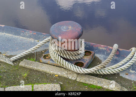 Rusty bollard Banque D'Images