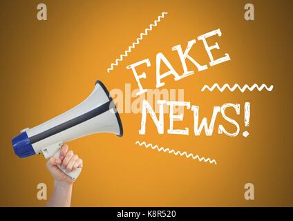 Digital composite de Fake news texte et megaphone Banque D'Images