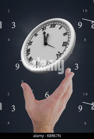 Digital composite de main tenant une horloge à l'arrière-plan avec des horloges Banque D'Images