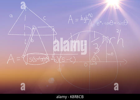 Algebric calcualtion sur fond noir contre sunrise sky Banque D'Images