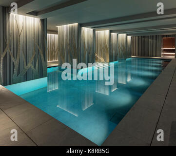 Piscine Spa. 10 La place de la Trinité - Four Seasons Hotel, City of London, Royaume-Uni. Architecte : Aukett Swanke, 2017. Banque D'Images