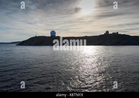 Les dômes de radar du Service de renseignement norvégien Globus II Système Radar situé à Vardø sur la côte orientale du nord de la Norvège. Banque D'Images