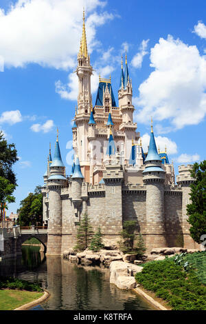 Palais de conte de Walt Disney dans le parc à thème Magic Kingdom, Orlando, Floride, USA Banque D'Images