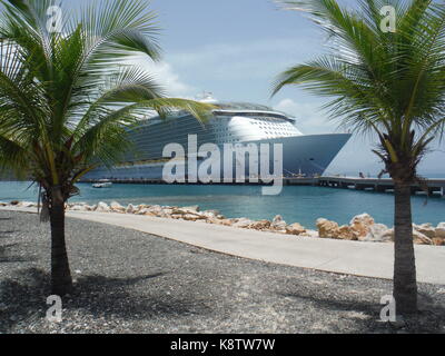 Allure of the Seas Banque D'Images