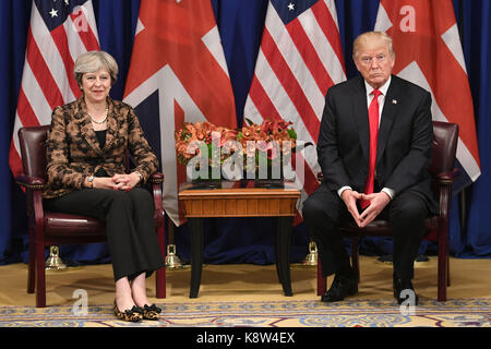 Premier ministre Theresa peut nous rencontre le président Donald Trump pour des entretiens à la lotte Palace Hotel, New York, USA. Banque D'Images