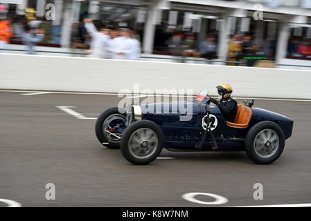 1932 Bugatti Type 51 au Goodwood Revival 2017. Trophée Goodwood pour les voitures grand prix vintage. Propriété de Samuel collier Banque D'Images