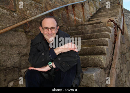 Oliver James,psychologue, auteur, journaliste, producteur de télévision et de radiodiffusion à st.mawes Banque D'Images