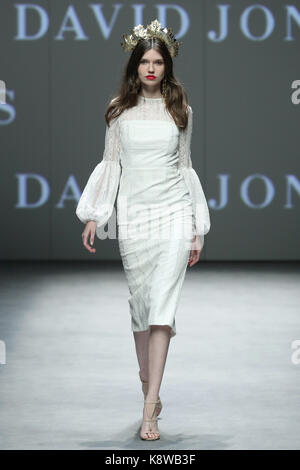 Un model à la piste premium l'un présenté par David Jones lors de la fashion week de Melbourne sur septembre 04,2017 à Melbourne, Australie Banque D'Images