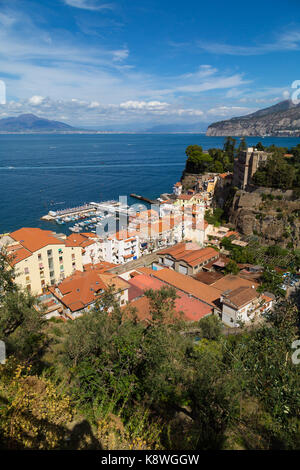 Sorrento, Italie, le 18 septembre 2017. Une vue surélevée de Marina Grande, Sorrente, Italie. © Paul Davey Banque D'Images