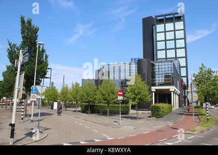 Leeuwardenn business park avec 77m de haut Avero-tour à Leeuwarden, Frise, Pays-Bas Banque D'Images