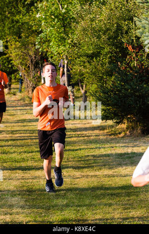 Image d'un cross-country de l'école intermédiaire rencontrez tenue en Oregon, Wisconsin. Banque D'Images