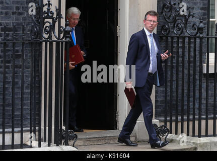 Londres, Royaume-Uni. Sep 21, 2017. sir Michael fallon kcb - secrétaire d'Etat à la défense et Jeremy Wright qc - Procureur général. ministres quitter une réunion spéciale du cabinet à Downing Street à venir du premier ministre britannique, theresa may's discours à brexit et les relations entre la Grande-Bretagne et l'Union européenne le vendredi 22 sep 2017 à Florence. crédit : dinendra haria/Alamy live news Banque D'Images