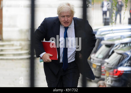 Londres, Royaume-Uni. Sep 21, 2017. Ministère des affaires étrangères et du Commonwealth, Boris Johnson, secrétaire arrive pour assister à la réunion du cabinet act no.10 Downing street crédit : zuma Press, Inc./Alamy live news Banque D'Images