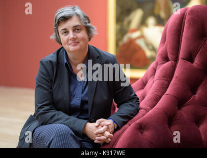 Munich, Allemagne. Sep 21, 2017. Laurence des cars, directrice du musee d'Orsay, photographié à l'exposition 'bon. vrai. beau. Chefs-d le salon de Paris du musée d' Orsay·kunsthalle à Muenchen à Munich, Allemagne, le 21 septembre 2017. l'exposition est présentée du 22 septembre 2017 · 28 janvier 2018. crédit : Matthias balk/dpa/Alamy live news Banque D'Images