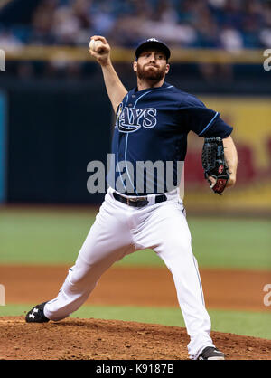 Tropicana Field. 20 Sep, 2017. Floride, USA- Rays de Tampa Bay de baseball Chase Whitley (47) dans le match entre les Chicago Cubs et les Rays de Tampa Bay au Tropicana Field. Del Mecum/CSM/Alamy Live News Banque D'Images