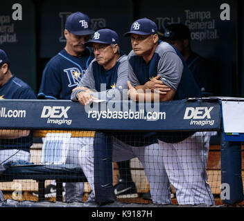 Tropicana Field. 20 Sep, 2017. Floride, USA- Rays de Tampa Bay manager Kevin Cash (16) dans le match entre les Chicago Cubs et les Rays de Tampa Bay au Tropicana Field. Del Mecum/CSM/Alamy Live News Banque D'Images