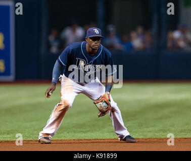 Tropicana Field. 20 Sep, 2017. Floride, USA- Rays de Tampa Bay l'arrêt-court Adeiny Hechavarria (11) dans le match entre les Chicago Cubs et les Rays de Tampa Bay au Tropicana Field. Del Mecum/CSM/Alamy Live News Banque D'Images