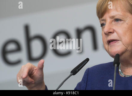 Giessen, ALLEMAGNE. Sep 21, 2017. La Chancelière allemande, Angela Merkel (CDU) s'exprimant sur scène à un événement de campagne électorale de la cdu de Hesse dans la région de Giessen, ALLEMAGNE, 21 septembre 2017. crédit : Frank rumpenhorst/dpa/Alamy live news Banque D'Images