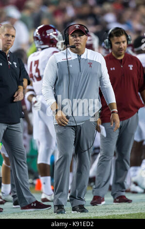 Tampa, Floride, USA. Sep 21, 2017. Temple Owls Head coach Geoff Collins pendant le jeu entre le Temple Owls et le South Florida Bulls chez Raymond James Stadium de Tampa, Floride. Del Mecum/CSM/Alamy Live News Banque D'Images