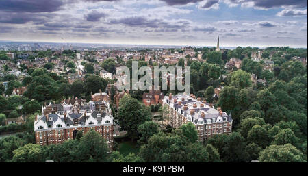 Vue aérienne d'un village victorien résidentielle au nord de Londres Banque D'Images