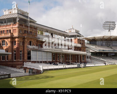 L'emblématique célèbre pavillon à Lords Cricket Ground, St John's Wood, Londres, Angleterre, Royaume-Uni Banque D'Images