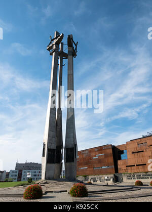 Monument aux morts de 1970 travailleurs des chantiers maritimes (Pomnik Poległych Stoczniowców 1970). Gdansk, Pologne, Province occidentale. Banque D'Images