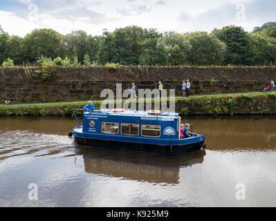 La navette Marsden, Huddersfield canal étroit, Marsden, Huddersfield, West Yorkshire, Angleterre, Royaume-Uni. Banque D'Images