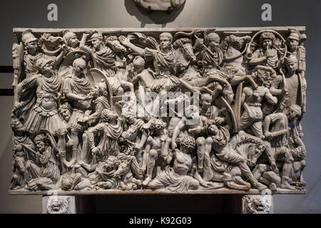 Rome. L'Italie. Sarcophage Ludovisi bataille (250-260 AD) Palazzo Altemps. Museo Nazionale Romano. La figure centrale est pensé pour être empereur romain Hosti Banque D'Images