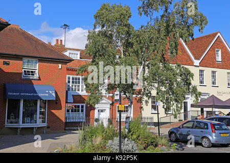 Centre Ville, High Street, Burnham-on-Crouch, Maldon, Essex, Angleterre, Grande-Bretagne, Royaume-Uni, UK, Europe Banque D'Images