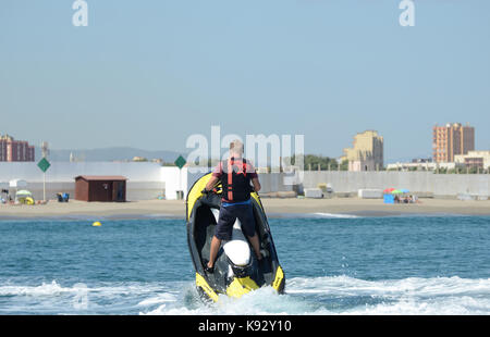 S'amuser sur une étincelle Sea Doo Jet Ski sur la mer Banque D'Images