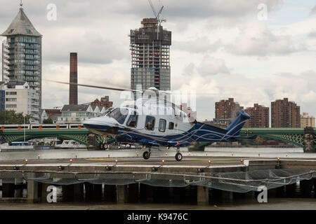 AgustaWestland AW169 G-MLAP au London heliport Banque D'Images