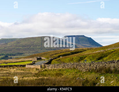 Près de la montagne ingleborough ingleton et Clapham, dans le Yorkshire Dales national park yorkshire Angleterre Royaume-Uni uk Banque D'Images