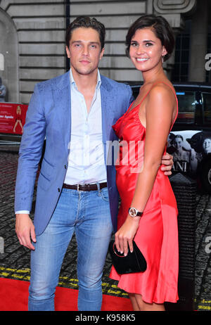 Lewis bloor et un invité participant à un examen préalable de la maison encore à Londres. photo date : le jeudi 21 septembre. crédit photo doit se lire : Ian west/pa wire Banque D'Images