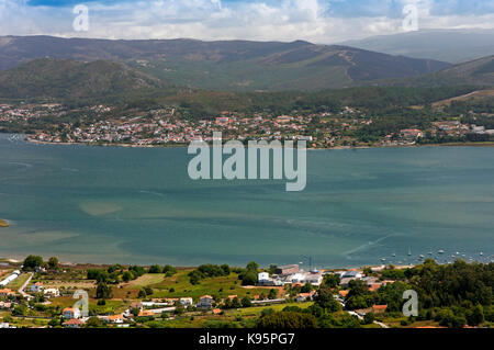 Région de Bajo Mino - rivière, la Guardia, province de Pontevedra, région de Galice, Espagne, en face de la ville de Carminha (Portugal), Europe Banque D'Images