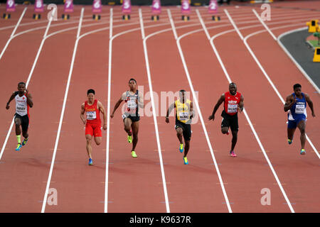 Emmanuel MATADI (Libéria), Alex Wilson (Suisse), YOHAN BLAKE (Jamaïque), Abdul Hakim SANI BROWN (Japon), Bingtian SU (Chine), Jak Ali HARVEY (Turquie) au début de la demi-finale du 100 m hommes 2 à 2017, les Championnats du monde IAAF, Queen Elizabeth Olympic Park, Stratford, London, UK. Banque D'Images