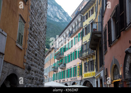 Riva del Garda, plus grande ville de la rive du lac de Garde, Brescia, Italie Banque D'Images