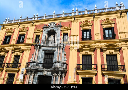 Malaga, Espagne - 5 mars, 2017 : façade de l'évêché de Malaga. Banque D'Images