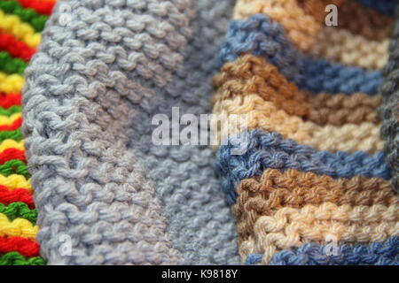 Tricot, tissés avec deux aiguilles, de la laine d'hiver Banque D'Images