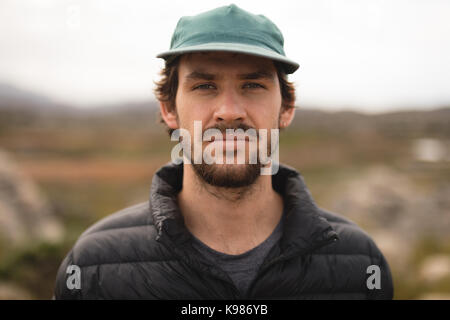 Close-up of man wearing cap Banque D'Images