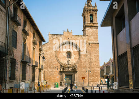 Valencia Espagne église, vue de l'extrémité ouest de l'église baroque de Santos Juanes église avec son immense terre à l'oculus rosace, Valence, Spai. Banque D'Images