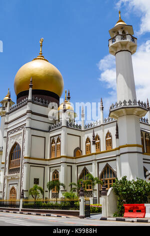 Singapour - septembre 7, 2017 : la mosquée Sultan masjid dans Kampong Glam est un monument national à Singapour avec une longue histoire qui remonte à 1824. verti Banque D'Images