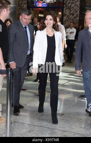 Londres, Royaume-Uni. 22 Sep, 2017. Nigella Lawson, signer des copies d'à ma table, Waterstones Canary Wharf, London, UK. 22 Sep, 2017. Photo par Richard Goldschmidt : Riche de crédit Gold/Alamy Live News Banque D'Images